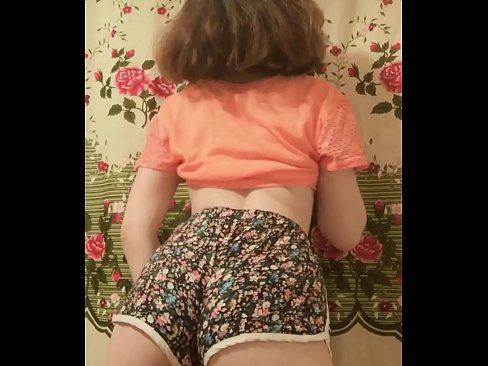 ❤️ Szexi fiatal csaj vetkőzteti le a rövidnadrágját a kamera előtt. Szex videó at hu.ru-pp.ru ❌